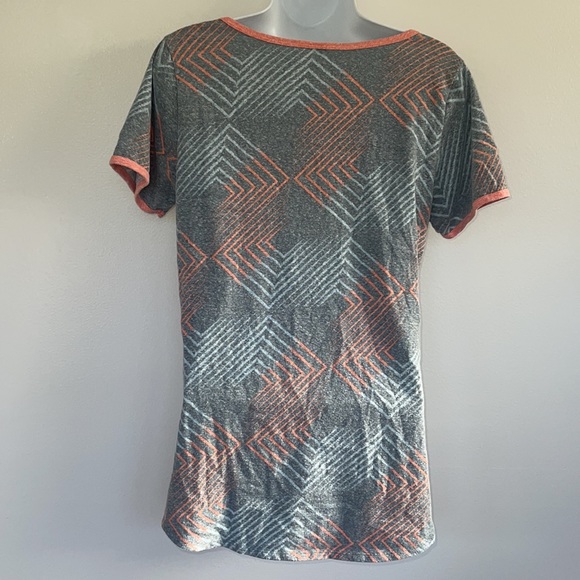 Womens LuLaRoe shirt size small - Picture 8 of 13